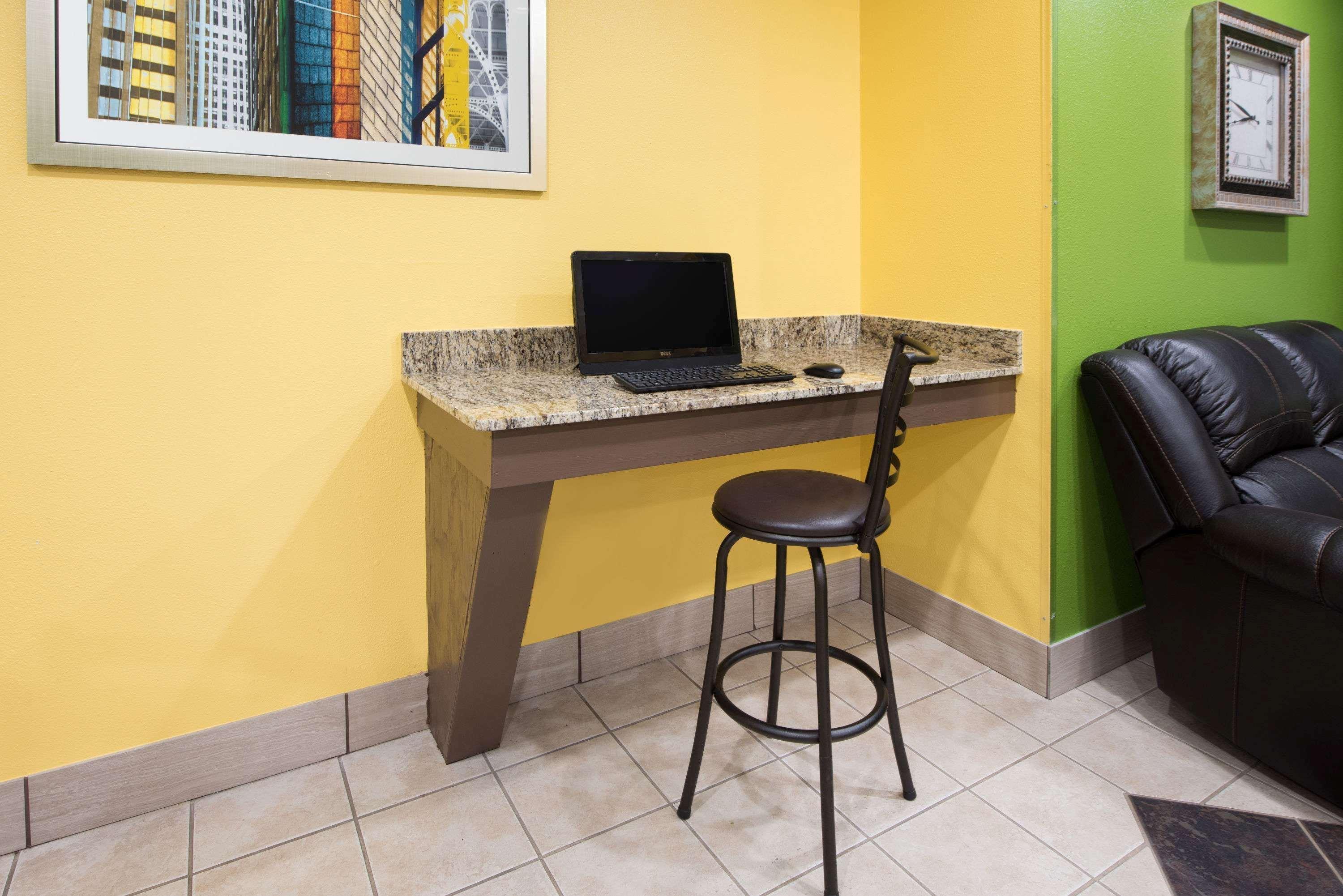 Microtel Inn By Wyndham Rogers Luaran gambar